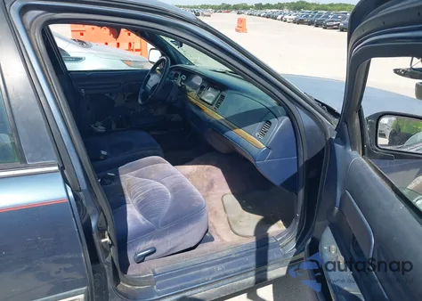 1996 Ford Crown Victoria Lx z USA, uszkodzony, nr VIN 2FALP74W3TX201015